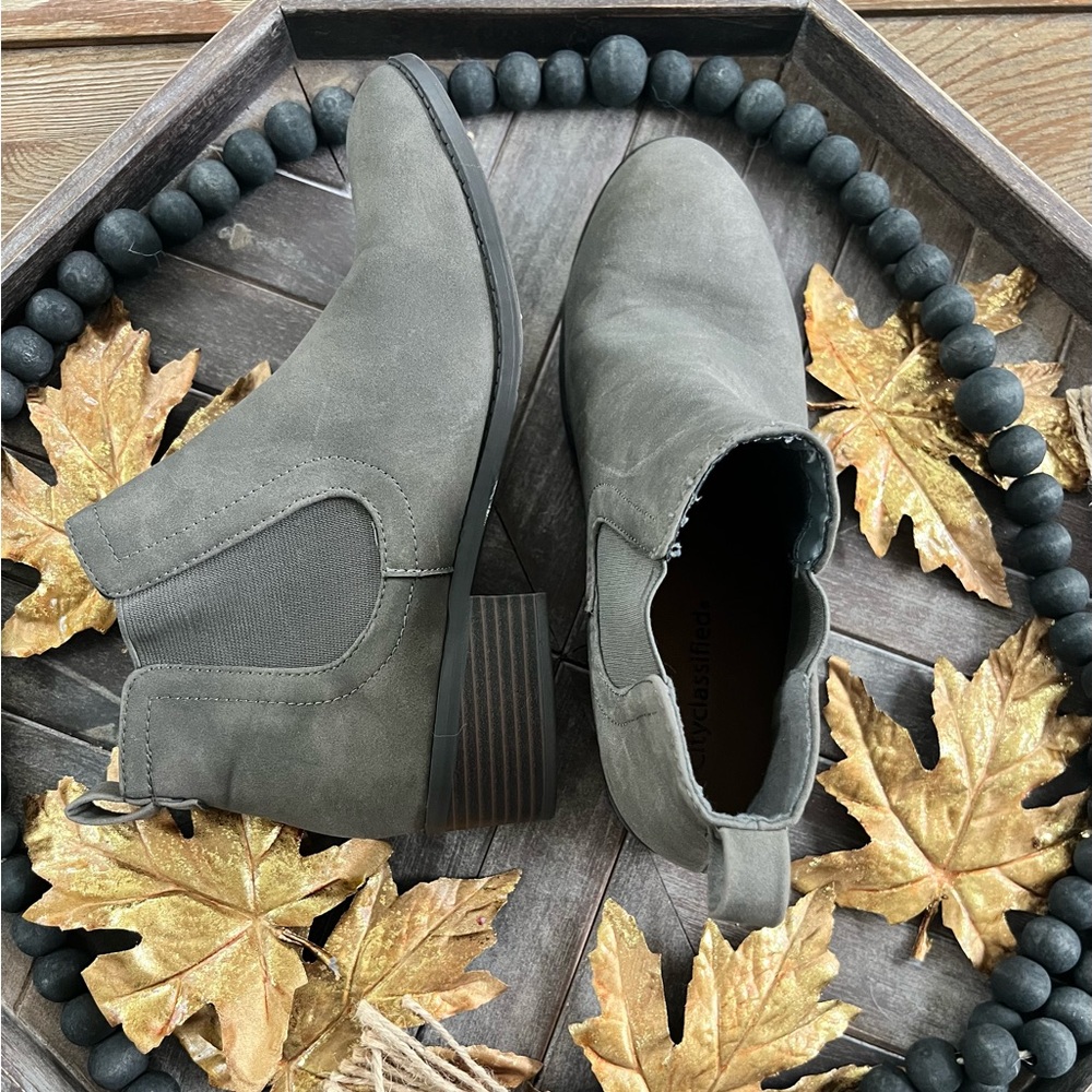 Cityclassified Gray Suede Bootie
